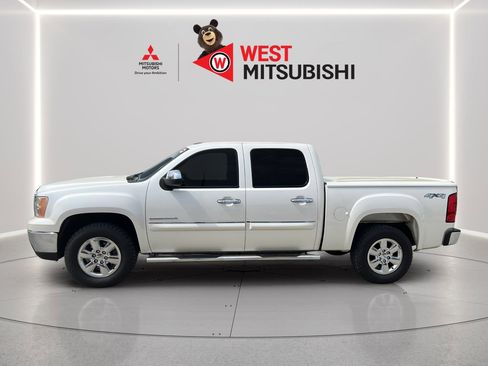 Used 2011 GMC Sierra 1500 SLE w/ SLE White Diamond Edition AWD/4WD image 3