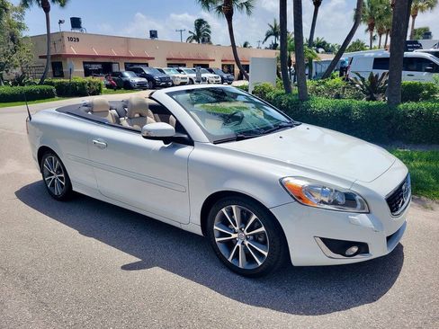 Used 2013 Volvo C70 T5 FWD image 4
