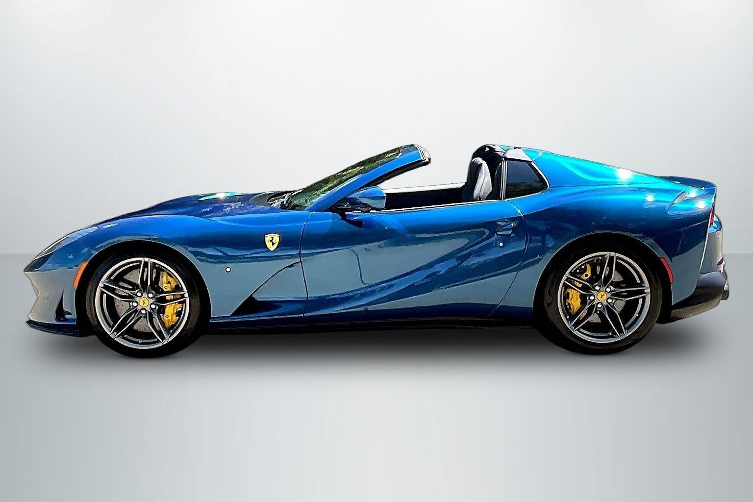 Used 2023 Ferrari 812 GTS RWD image 8