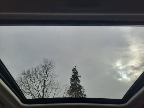 Certified 2023 Subaru Forester Premium image 33