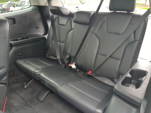 Used 2025 Kia Telluride S FWD image 32