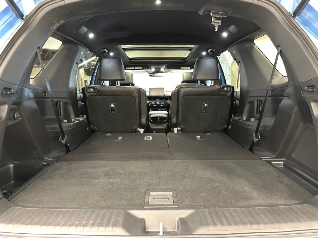 Used 2025 Honda Pilot TrailSport image 18
