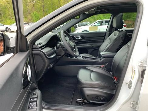 Used 2023 Jeep Compass High Altitude AWD/4WD image 28