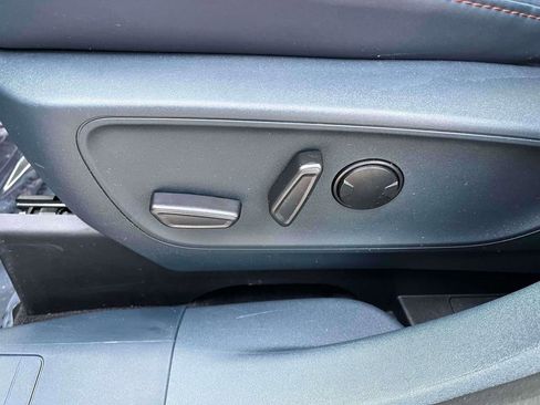 Used 2025 Ford Maverick Lariat image 16