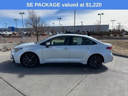 Used 2023 Toyota Corolla SE w/ SE Package image 5