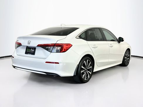 Used 2024 Honda Civic EX image 9