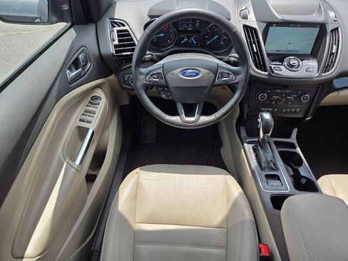 Used 2019 Ford Escape Titanium AWD/4WD image 16