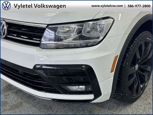 Used 2021 Volkswagen Tiguan SE R-Line image 6