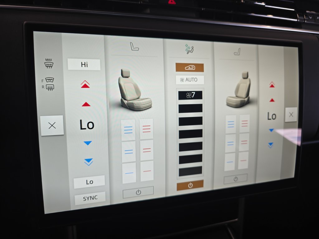 New 2026 Land Rover Range Rover SE AWD/4WD image 17