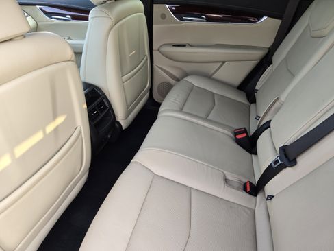Used 2019 Cadillac XT5 Luxury FWD image 27