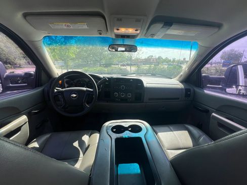 Used 2011 Chevrolet Silverado 2500 W/T image 12