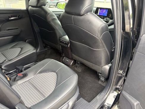 Used 2024 Toyota Highlander XSE AWD/4WD image 40