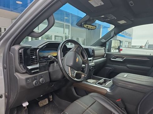 Used 2024 Chevrolet Silverado 2500 High Country w/ High Country Premium Package image 10