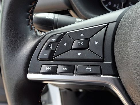Used 2025 Nissan Sentra SR FWD image 20