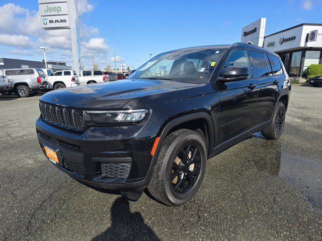 Used 2024 Jeep Grand Cherokee L Altitude AWD/4WD image 7