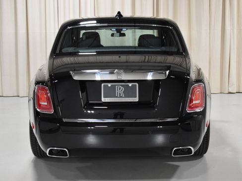 New 2027 Rolls-Royce Phantom Sedan RWD image 7