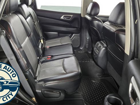 Used 2019 Nissan Pathfinder SL AWD/4WD image 42