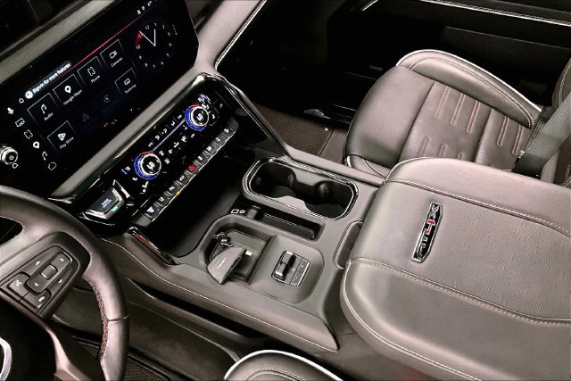 Used 2025 GMC Sierra 2500 AT4X AWD/4WD image 17