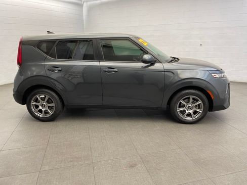 Used 2022 Kia Soul LX FWD image 6