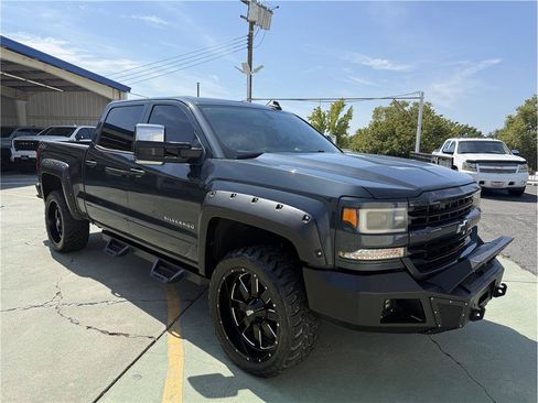 Used 2018 Chevrolet Silverado 1500 LT w/ All Star Edition AWD/4WD image 4