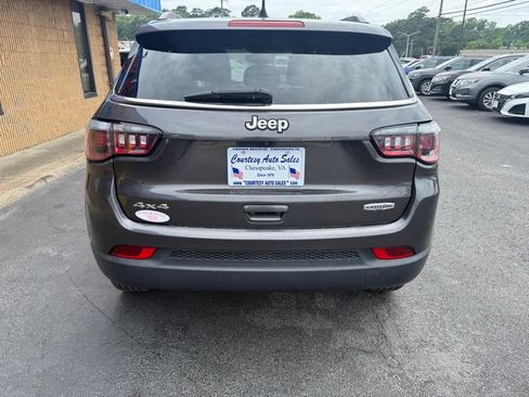 Used 2019 Jeep Compass Latitude AWD/4WD image 6