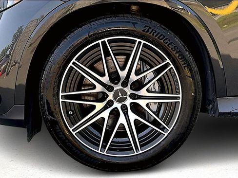 Used 2024 Mercedes-Benz GLC 43 AMG 4MATIC w/ Driver Assistance Package image 33