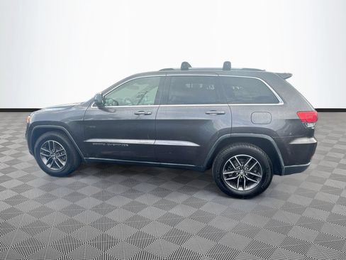 Used 2018 Jeep Grand Cherokee Laredo RWD image 9