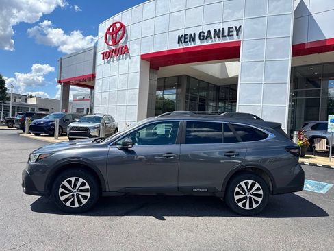 Used 2021 Subaru Outback Premium AWD/4WD image 2