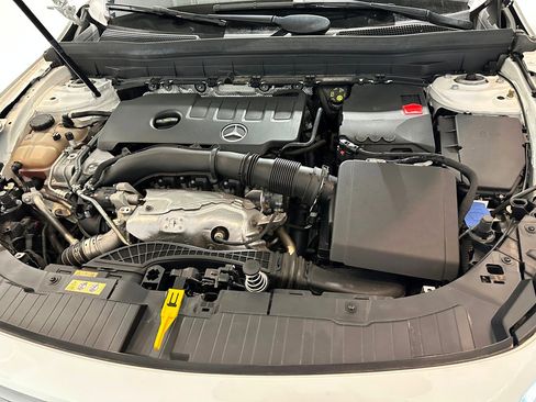 Used 2022 Mercedes-Benz GLB 250 4MATIC image 39