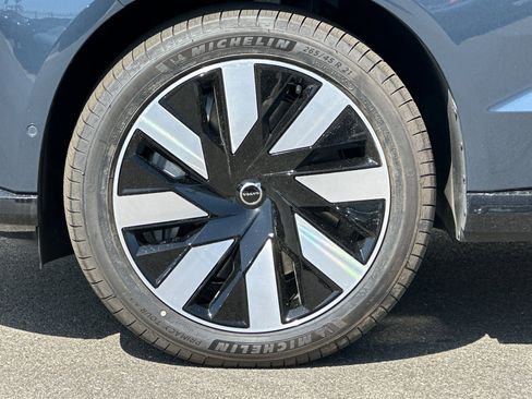 New 2025 Volvo EX90 Plus image 29