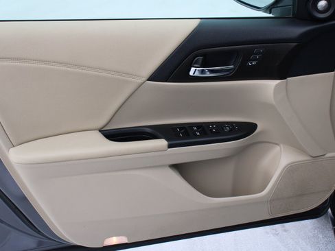 Used 2014 Honda Accord EX-L image 10