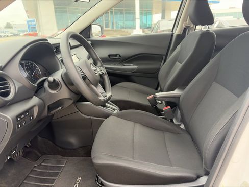 Used 2024 Nissan Kicks S image 13