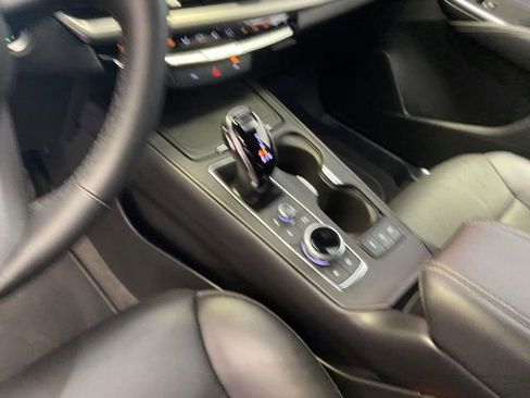 Used 2025 Cadillac XT4 Premium Luxury image 21