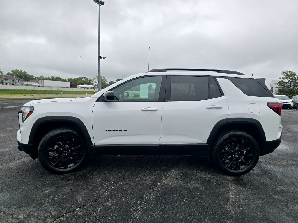 Used 2026 GMC Terrain Elevation w/ Elevation Premium Package AWD/4WD image 13