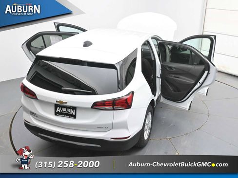 Used 2023 Chevrolet Equinox LT image 36