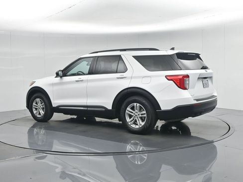 Certified 2021 Ford Explorer XLT image 32