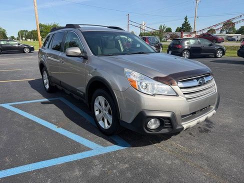 Used 2014 Subaru Outback 2.5i Limited w/ Moonroof Package AWD/4WD image 11
