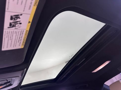 Used 2018 BMW 330i Sedan image 12