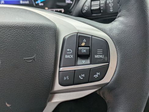 Used 2023 Ford Explorer XLT w/ Equipment Group 202A AWD/4WD image 23