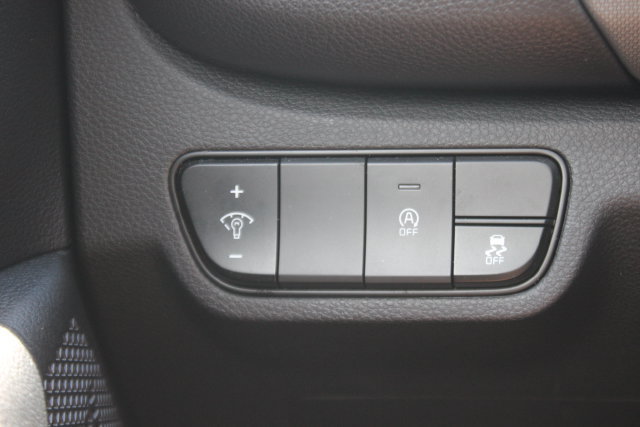 Certified 2025 Kia Seltos LX AWD/4WD image 17