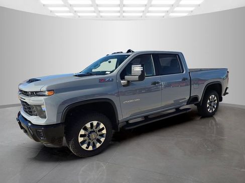Used 2024 Chevrolet Silverado 2500 Custom w/ Custom Value Package AWD/4WD image 4