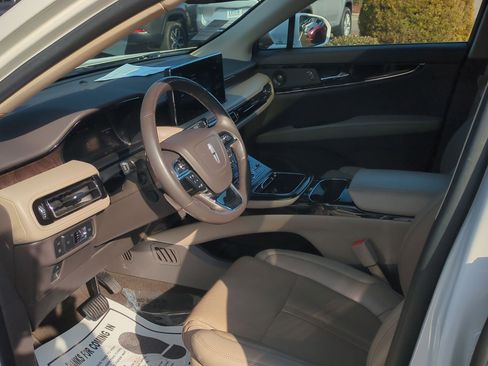 Used 2021 Lincoln Nautilus Reserve w/ Equipment Group 201A image 9