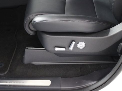 New 2026 Lincoln Navigator Reserve image 27