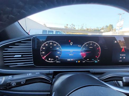 Used 2025 Mercedes-Benz GLE 350 4MATIC image 11