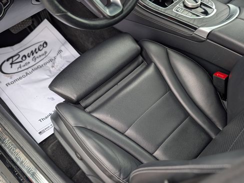 Used 2018 Mercedes-Benz GLC 300 4MATIC image 37