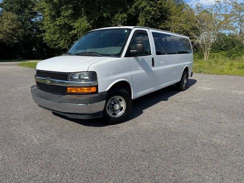 Used 2018 Chevrolet Express 3500 LT w/ LT Preferred Equipment Group RWD image 30