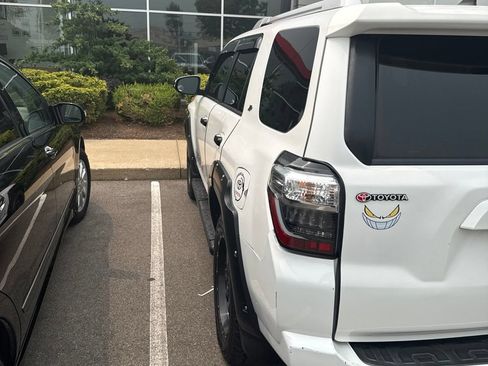 Used 2016 Toyota 4Runner SR5 Premium RWD image 6