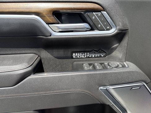 Used 2025 Chevrolet Silverado 1500 High Country AWD/4WD image 21