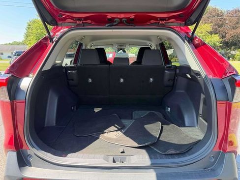 Used 2022 Toyota RAV4 LE FWD image 30