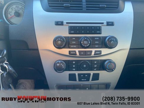 Used 2010 Ford Focus SE image 18